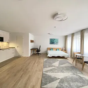 https://sehr-zentral-gerumiges-helles-studio-apartment.topcolognehotels.com